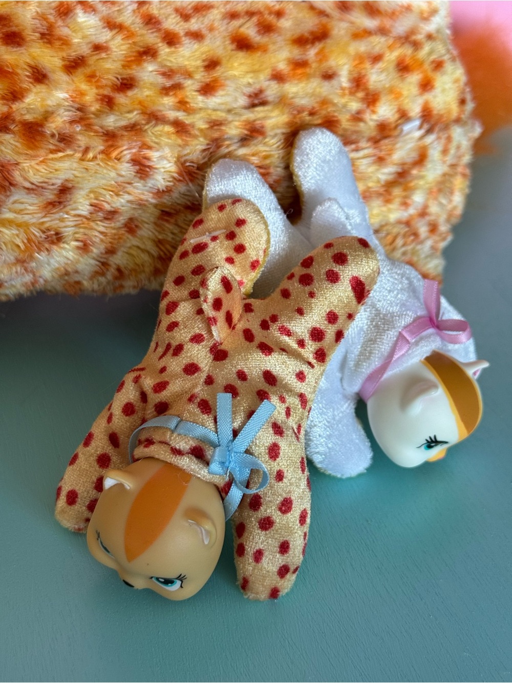 Kitty Surprise Autumn Orange Speckled Plush Cat with 2 kittens - Picture 13 of 14